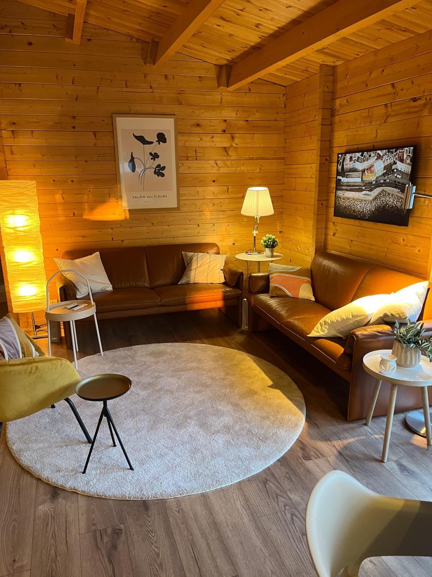 Luxe En Ruim Chalet Met Airco Bij Leekstermeer Matsloot Exterior photo