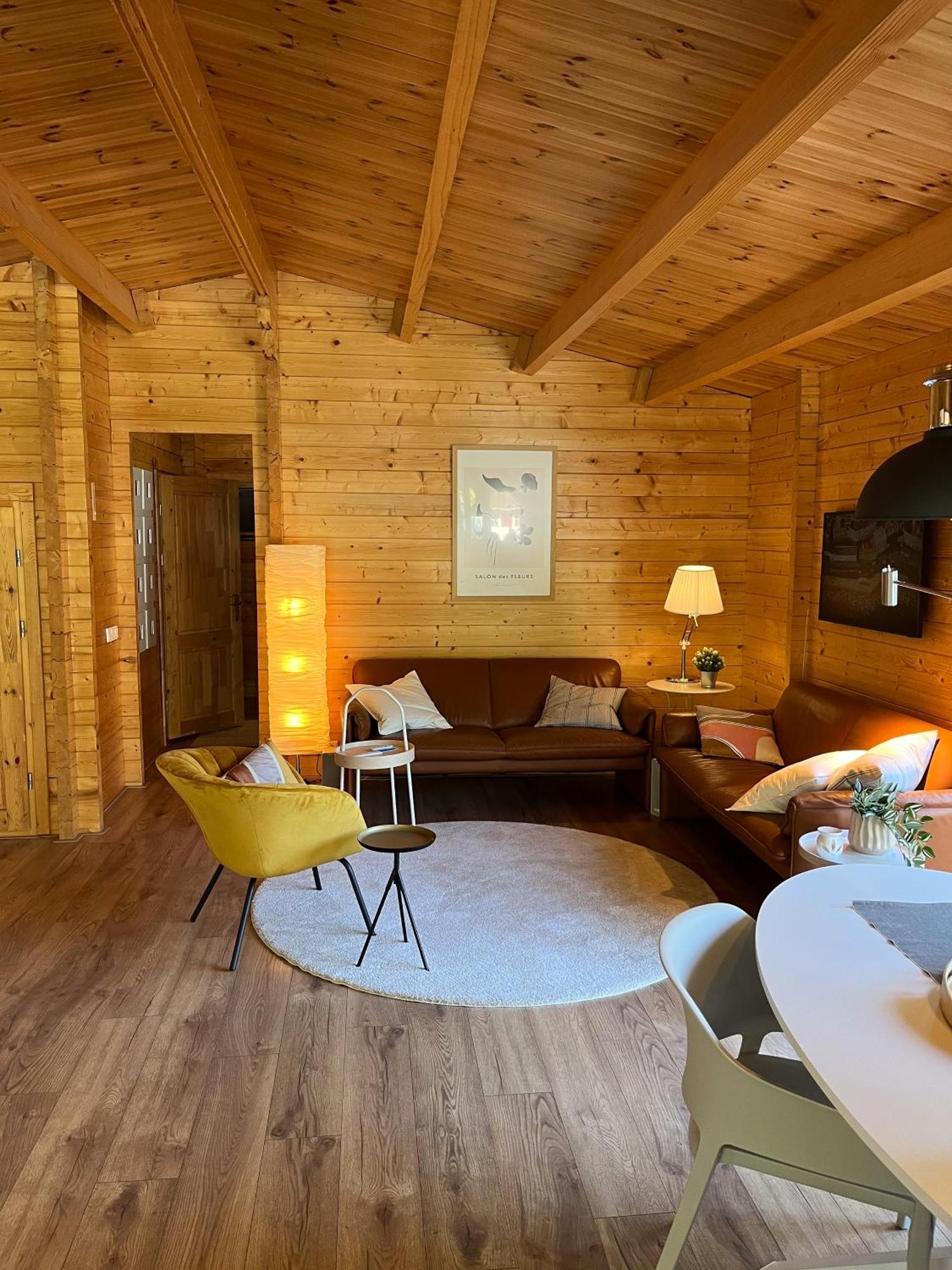 Luxe En Ruim Chalet Met Airco Bij Leekstermeer Matsloot Exterior photo